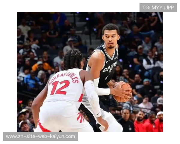 马刺团队篮球哲学完美执行,助攻数与三分命中率联盟榜首 马刺团队篮球哲学完美执行,助攻数与三分命中率联盟榜首